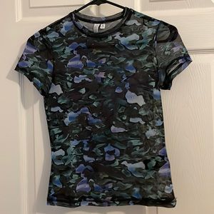 Dark mesh tee